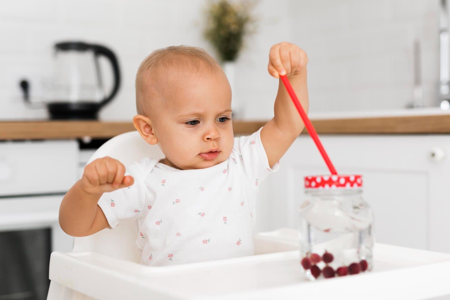 Bahaya! 3 Minuman Ini Tidak Boleh Diberikan pada Bayi di Bawah 1 Tahun