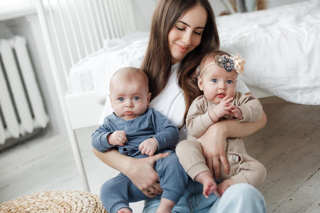 Panduan Tandem Nursing untuk Bayi Kembar dan Kakak-Adik
