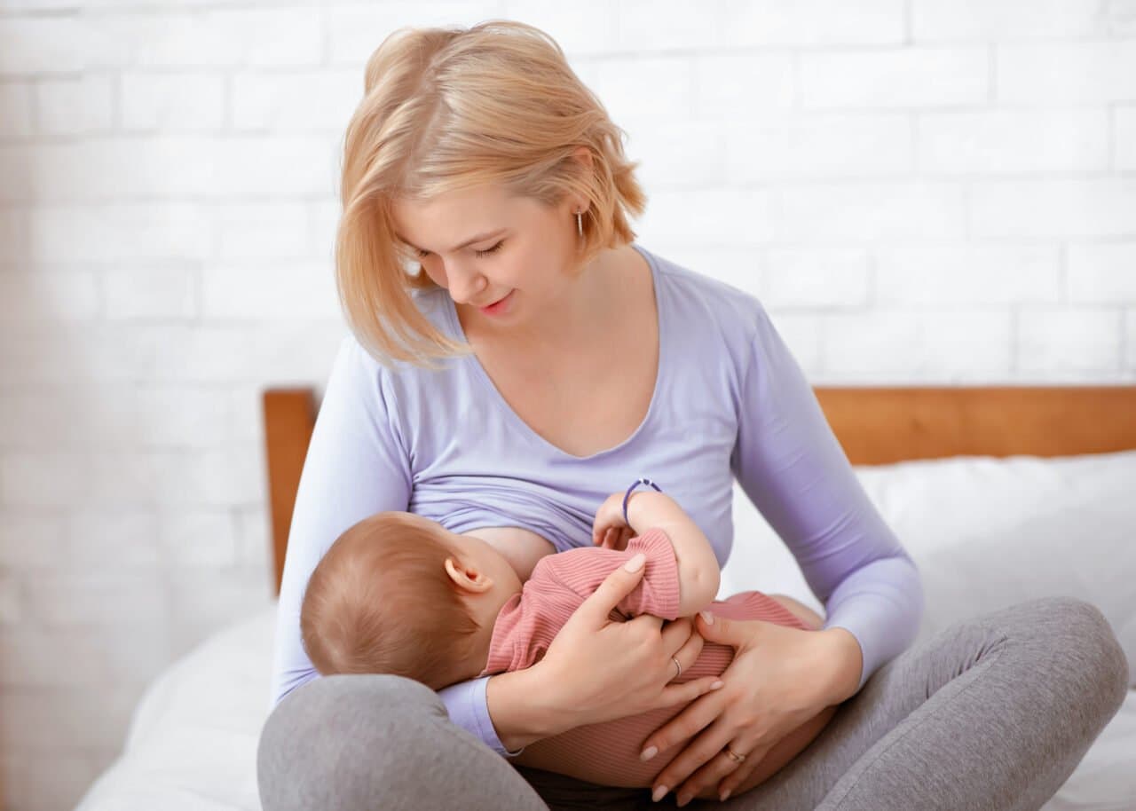Tanda Hiperlaktasi pada Mommy, Kenali Gejala & Cara Mengatasinya