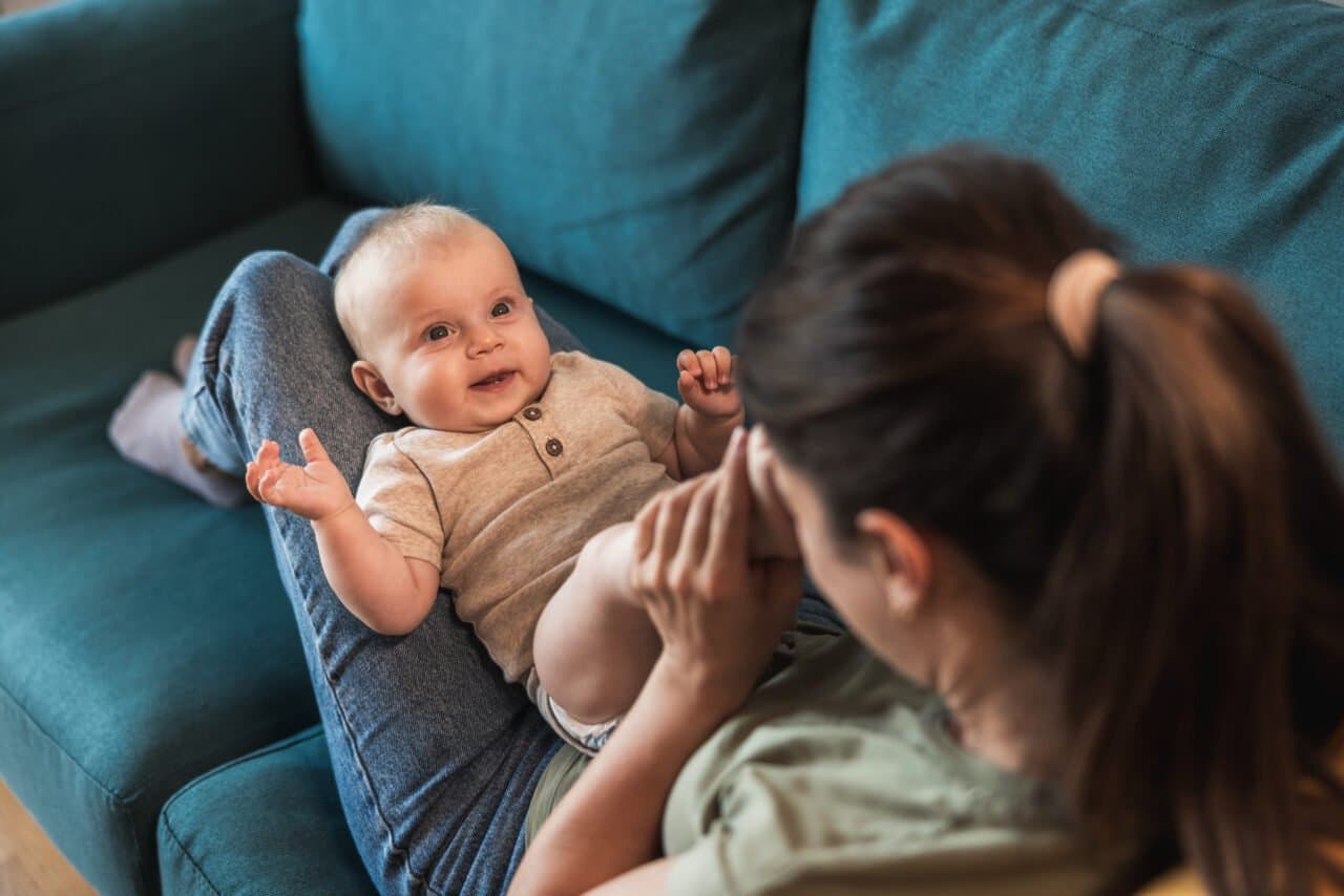 Cara Mencegah Speech Delay pada Bayi dan Stimulasi Bicara