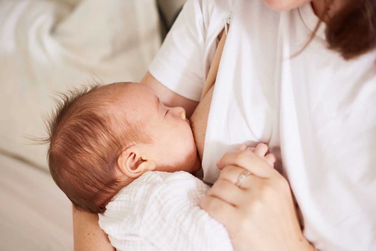 Cara Deep Latch Bayi yang Benar agar Menyusu Nyaman